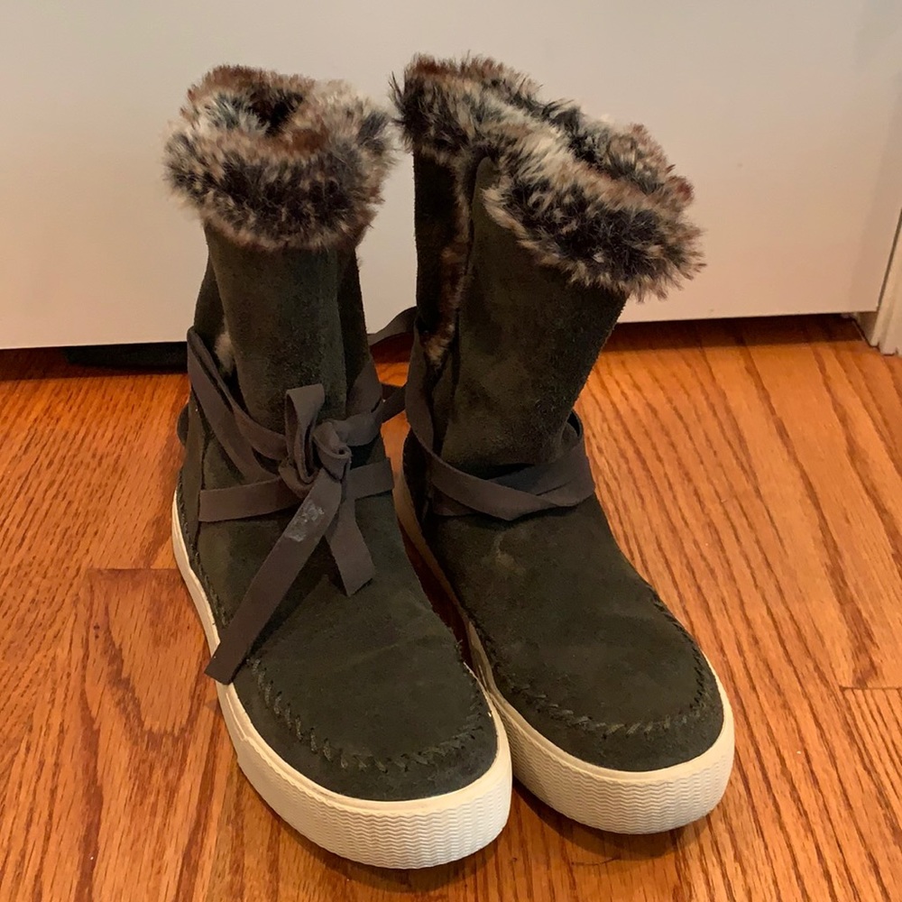 Tows, winter boots, olive, Size 6